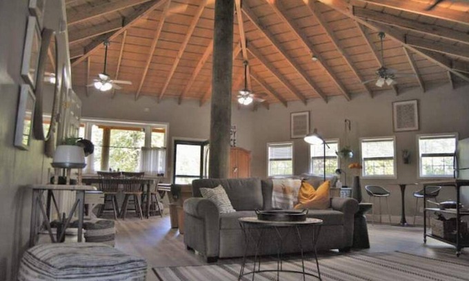 Houston County Cabin | Guest Rated 10/10: Rustic Modern Cabin at Jadon's Pond