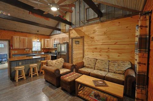 Bryson City House | Rustic Modern Cabin with Hot Tub near Great Smoky Mountains