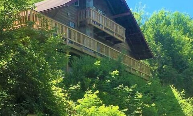 Oliverea Ski Chalet | Rustic Mountain Chalet at forestHaus