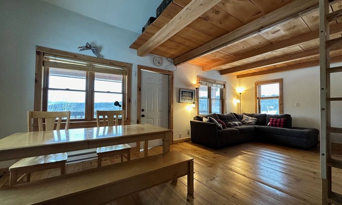 Bethel Cabin | Tranquil Mountain View Cabin Retreat in Bethel, VT