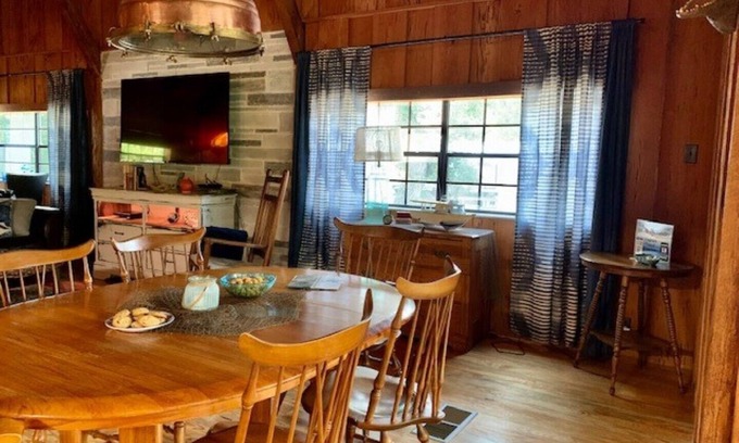 Inglis House | River House Retreat: Newly Remodeled with Gulf Access