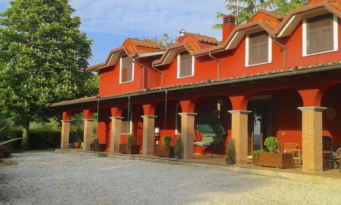 Quartaccio House | Inviting Pool Villa in the Scenic Roman Countryside
