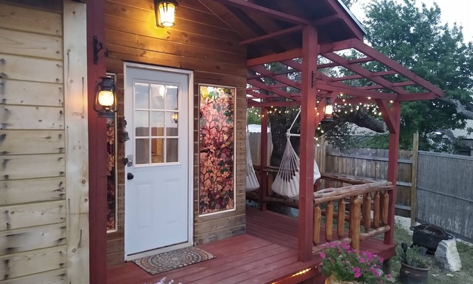 Kerrville Bed & Breakfast | Tranquil Zannabella B&B: Full Breakfast & Family Friendly