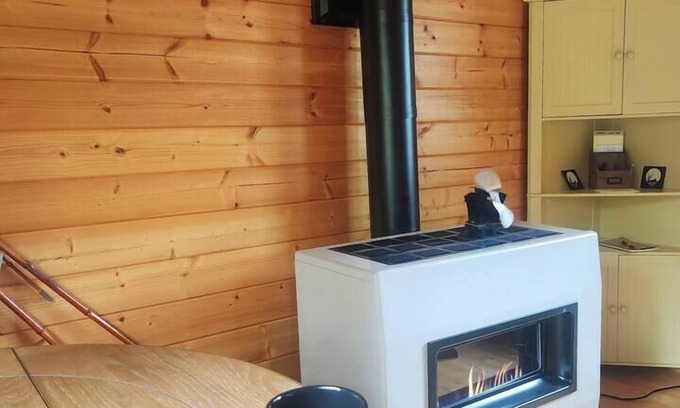 Melrude Cabin | Idyllic Riverside Retreat with Family & Pet-Friendly Amenities