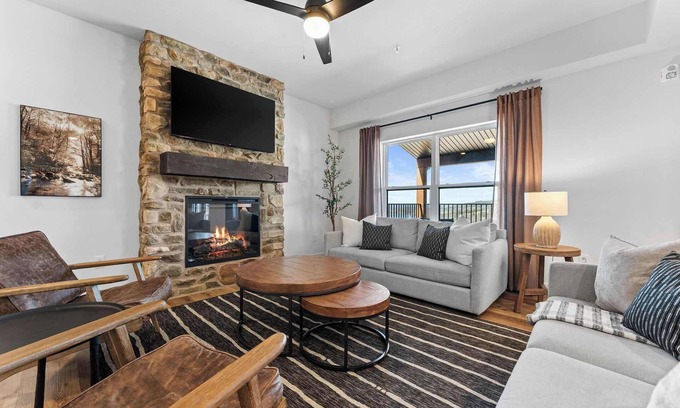 Hollister Cabin | Poolside Retreat with Lake View and Inviting Hot Tub