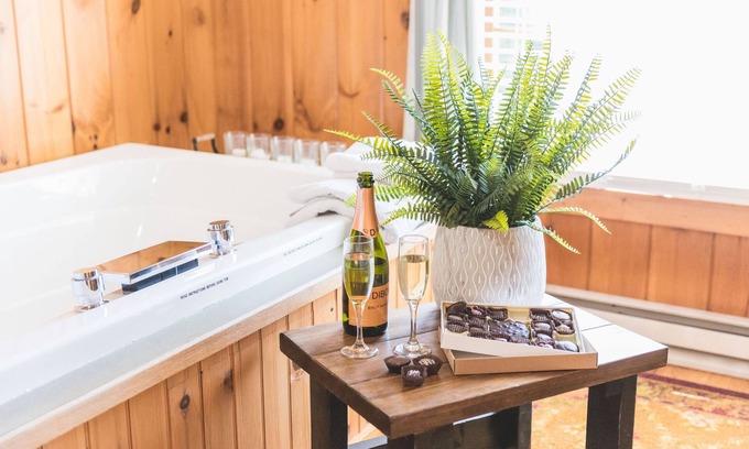 Lexington Cottage | Romantic Bayberry Cottage with Pool at Autumn Ridge