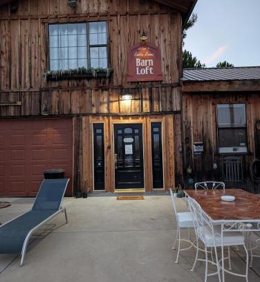 Squaw Valley Apartment | Unforgettable Rustic Rooms Barn Loft Near Kings Canyon