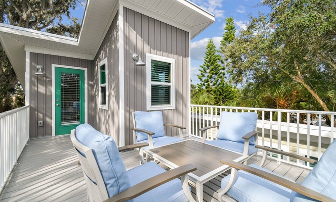 Dunedin House | Exquisite Tiny Home on Pinellas Trail with Heated Pool