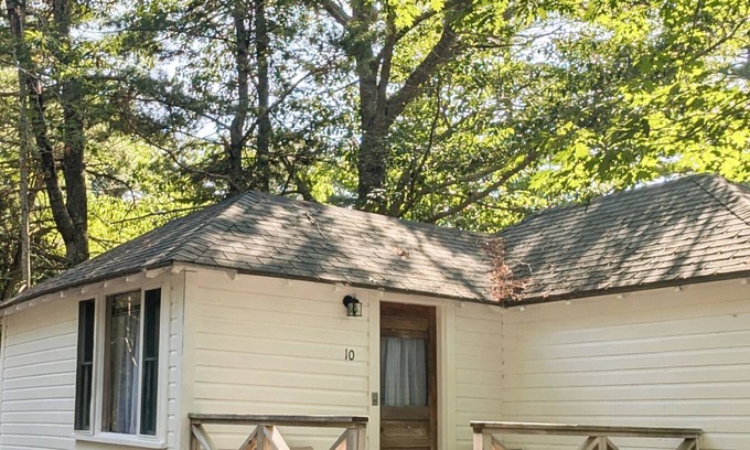 Bar Harbor Cabin | Rustic Traditional Cabin Cabin 10B