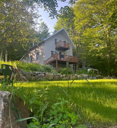 Saint-Gabriel-de-Brandon Ski Chalet | Cozy Rustic Villa with Oceanfront Views, Pet Friendly Stay