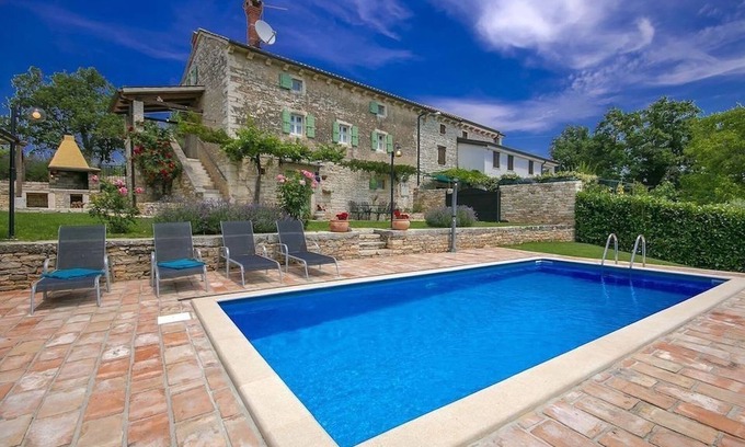 Groznjan Villa | Discover Casa Mazuli: Poolside Villa in Grožnjan