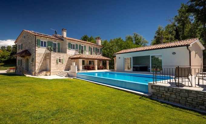 Buje Villa | Experience Wellness at Rustic Villa Kave in Grožnjan