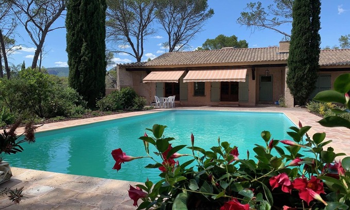 Puget-sur-Argens Villa | Cozy Villa with Pool and Ocean Views, Steps from the Shore