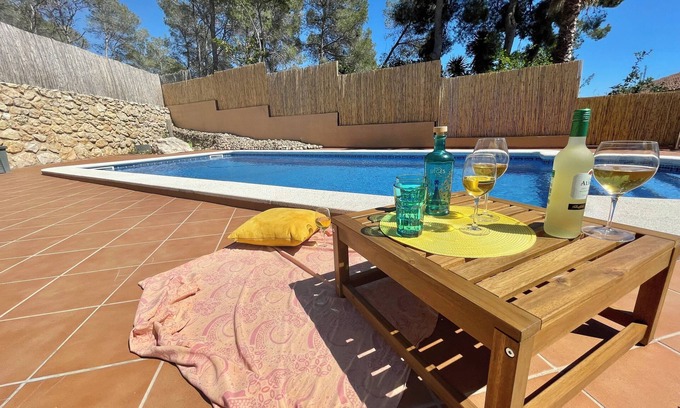 Olivella Ski Chalet | Relaxing Rustic Villa with Pool and Scenic Views near Sitges