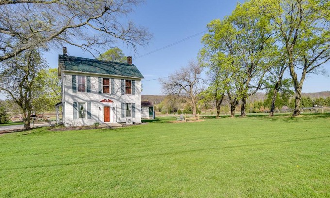 Rossville House | Pet-Friendly Wellsville Home - Explore Nearby Roundtop Mountain