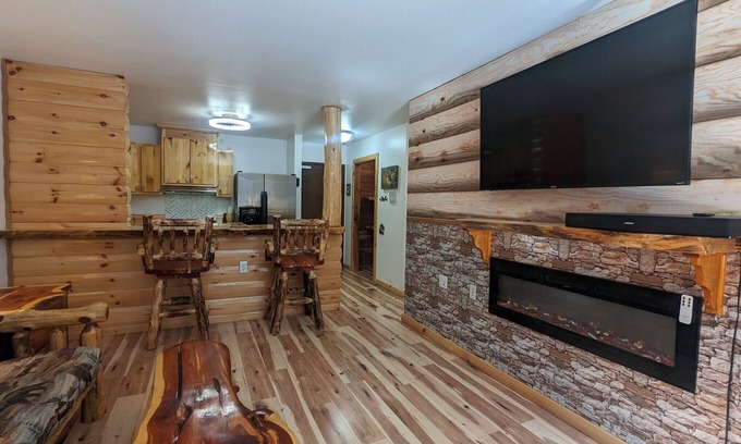 Coloma Apartment | Rustic Log Cabin Apartments: Guest Rated 9.8 with Spa & Hot Tub