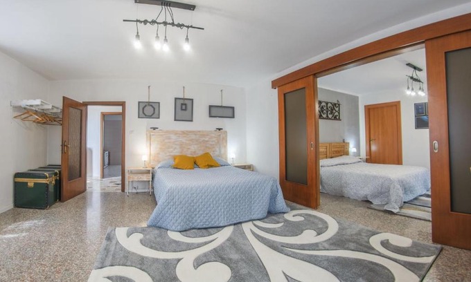 Nord-Est Apartment | Rustico alla Quercetta: Pet and Child-Friendly Retreat
