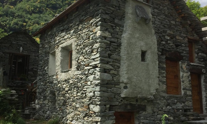 Coglio House | Rustico Ca d'Damunt: Cozy Holiday Cottage Getaway