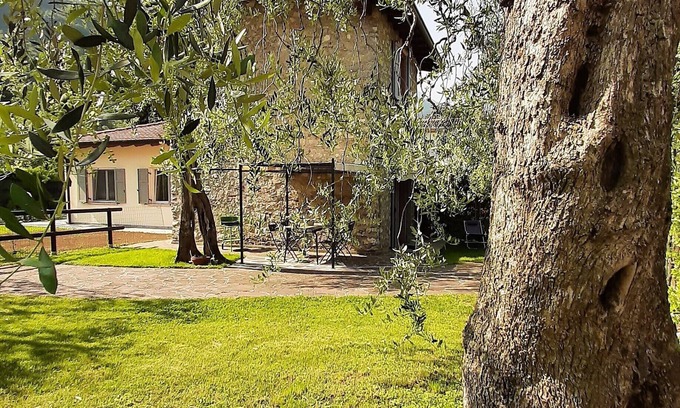 Malcesine House | Relax at Rustico Casetta Pia: Oceanfront Bliss Awaits