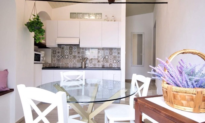 Dolcedo Apartment | Idyllic Rustico in Dolcedo with Kitchen & Breakfast Options