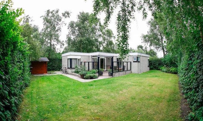 Oosterend House | Serene Bungalow Retreat on Texel - Family-Friendly Escape