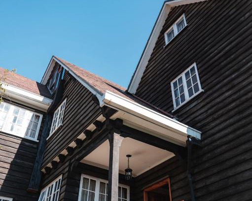 Vina del Mar House | Cozy RUSTIKA Bed and Breakfast with Fireplace & Restaurant