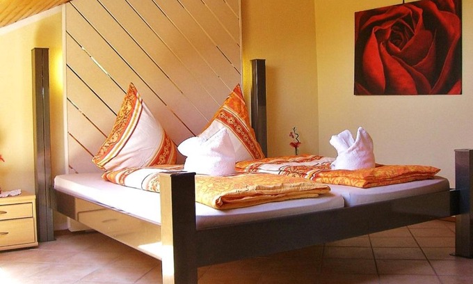 Allensbach Apartment | Cozy Garden Apartment with Pool and Ocean View