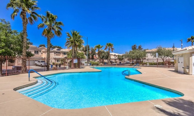 River Mountain Condo | Rusty Ridge Condo: Top-Rated 2BR with Pool & Spa Amenities