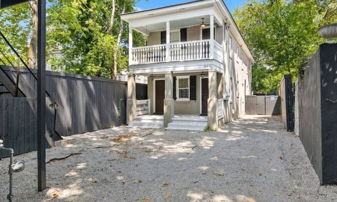 Cannonborough Elliotborough Apartment | Renovated 2-Bed Home in Downtown - Top Rated Stay!