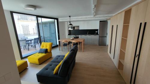 Eixample Apartment | Discover Rutlla 10: Family-Friendly with a 9.5 Rating