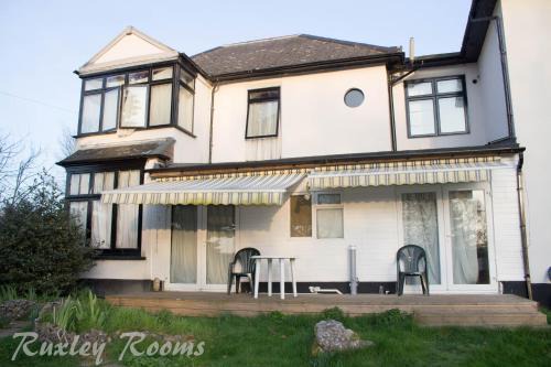 Cray Valley East House | Discover Ruxley Rooms: Affordable Comfort Awaits You