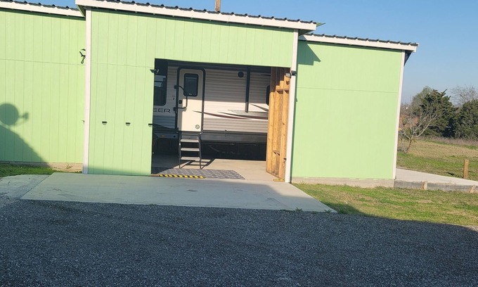 Redwood House | Perfect Getaway: RV Near San Marcos River & Top Amenities