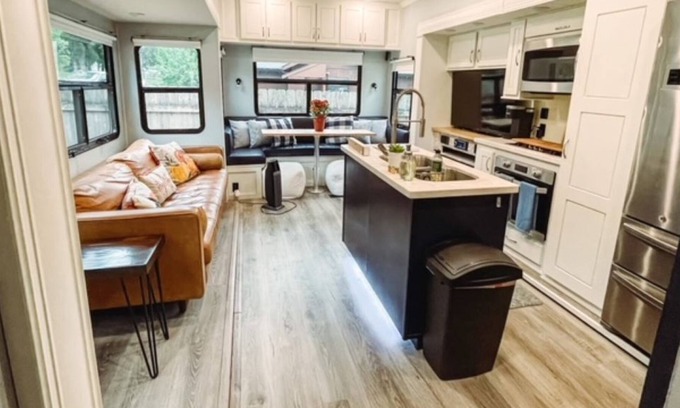 Lakebay House | RV by the lake with hot tub and kayaks