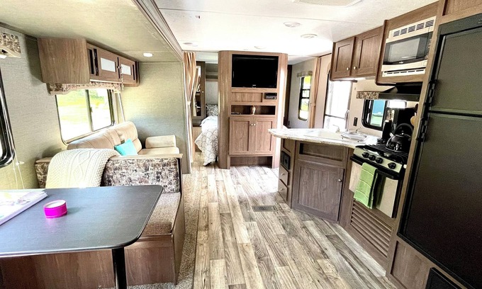 Ashford House | RV half a mile from entrance to Mt. Rainier Natl Park