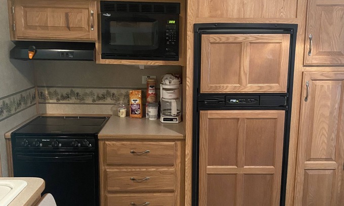 Laurel House | Top-Rated RV Living with Pool at The House on the Hill