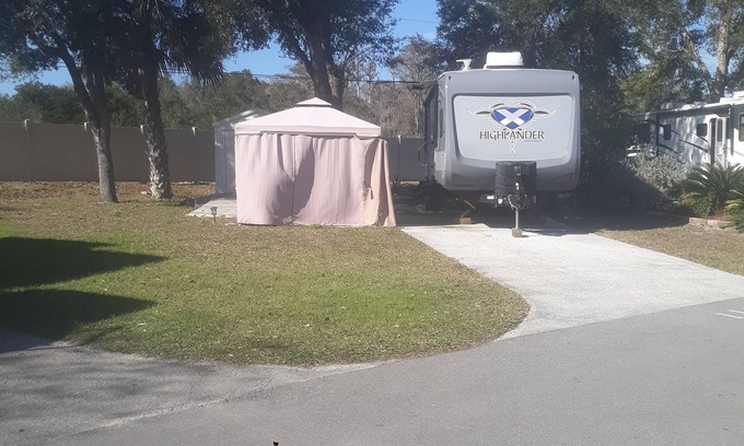 Crystal River RV Rental | Discover Nature Coast Landings RV Resort with Boat Storage
