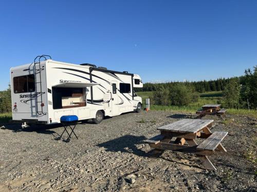 Sterling House | Convenient RV Site with Full Hookups for Family Fun