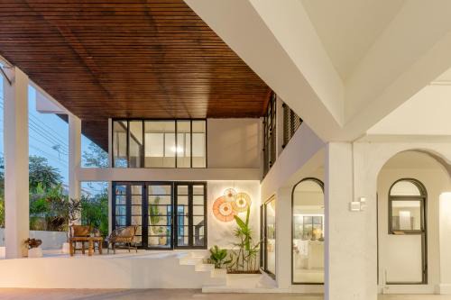 Old City Villa | Discover Rwanda Naziza: Pet-Friendly Retreat with Pool
