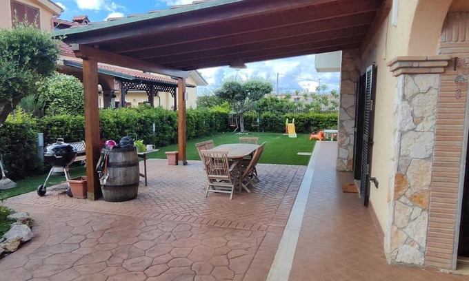 Guidonia Montecelio Villa | Ryder Cup Marco Simone: Family-Friendly Stay with Pool