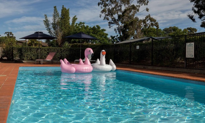 Bass Hill Hotel | Rydges Bankstown: Family-Friendly Stay with Pool & Dining