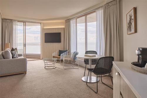 Cronulla Hotel | Relax at Rydges Cronulla Beachside with Oceanfront Views