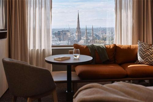 Chinatown Hotel | Premier Rydges Melbourne: 5-Star Stay with Pool & Dining
