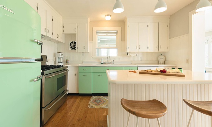 Rye Apartment | Rye Motor Inn: Ocean View Bungalow for Adults - Pet Friendly