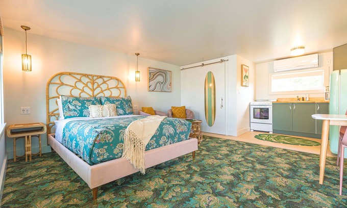 Rye Apartment | Rye Motor Inn: Deluxe Queen Studio for Adults Only