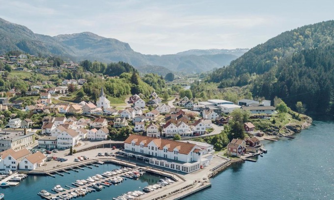 Sand Hotel | Relax at Ryfylke Fjordhotel with Hot Tub and Pet-Friendly Stays
