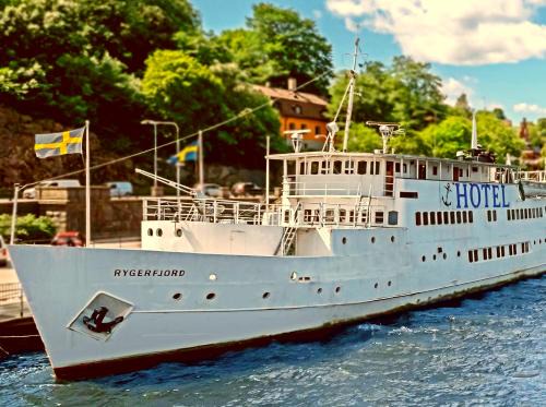 Sodermalm Boat Rental | Discover Rygerfjord Hotel & Hostel: Family-Friendly Retreat