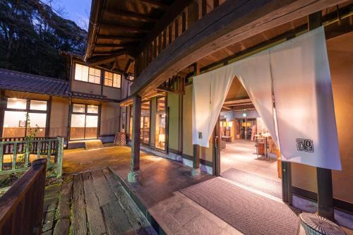Gotsu Hotel | Indulge at Ryokan Nushiya: 4-Star Retreat with Hot Tub