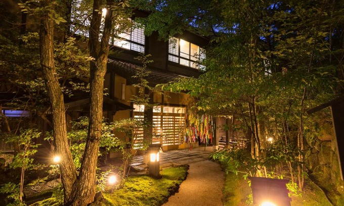 Kurokawa Onsen Hotel | Top-Rated Ryokan Wakaba: Family-Friendly with Hot Tub