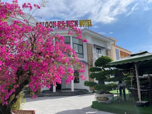 Ha Tien Hotel | Welcoming Sài Gòn - Hà Tiên: Family-Friendly & Breakfast Included