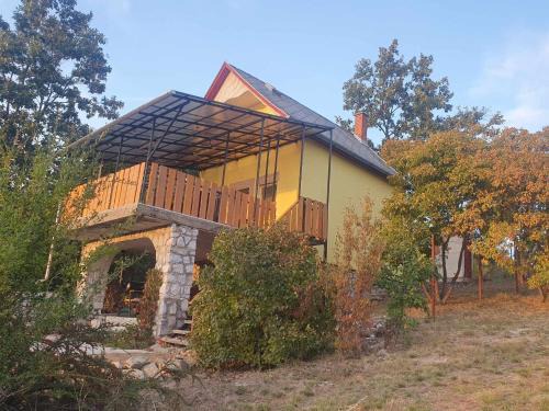 Cserepfalu House | Family-Friendly Retreat at Sárga Liliom Vendégház